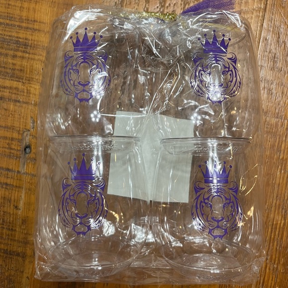 NWT LSU Plastic Wine Glasses (Set of 4) - Picture 5 of 7